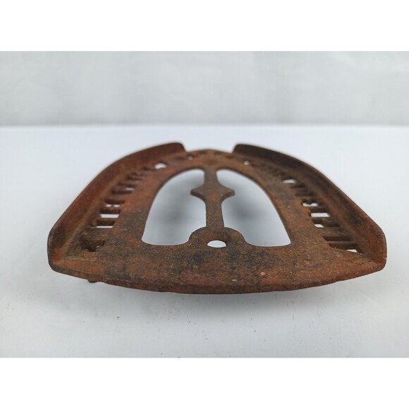 Vintage Iron Rest Iron Stand Cast Iron Trivet Enterprise FC Co Philadelphia - Picture 8 of 10